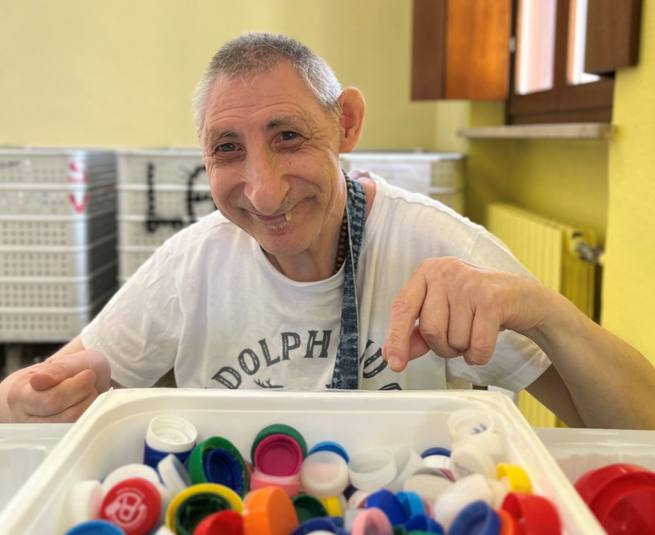 Attività laboratorio di riciclo tappi